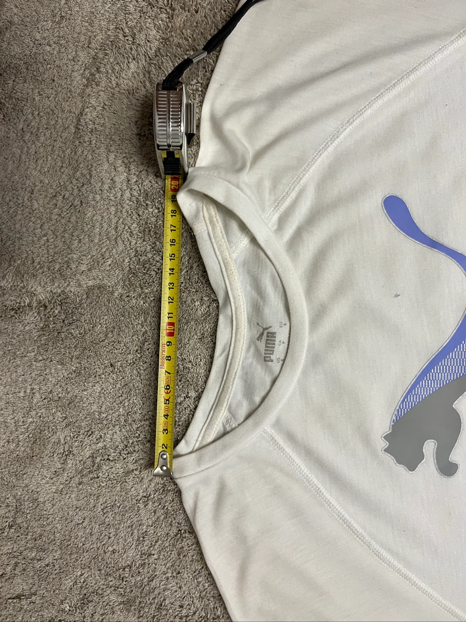 Camiseta branca puma oversize unissex sport com logo cinza e lilás – photo 5